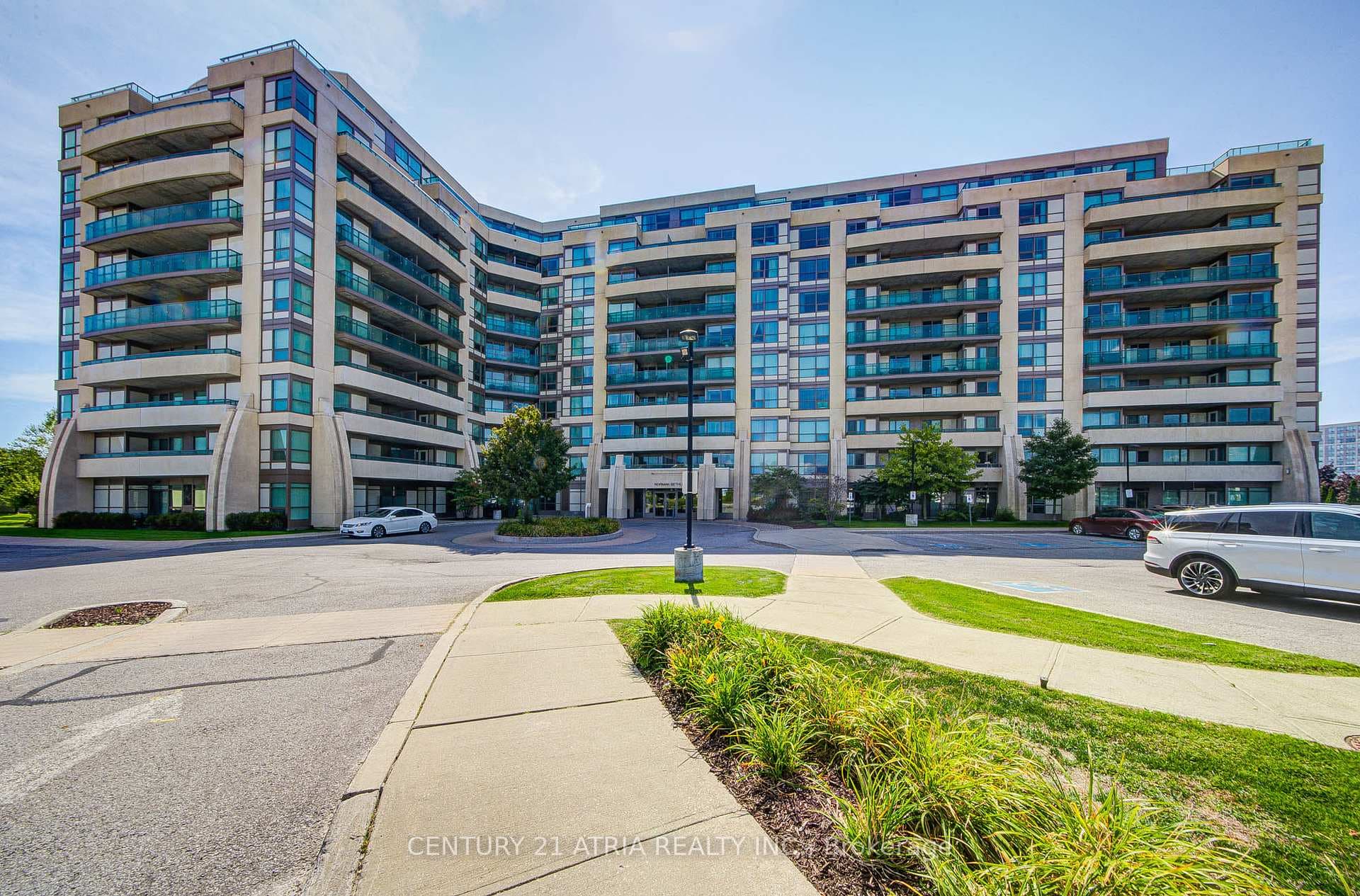 75 Norman Bethune Avenue Unit 812, Richmond Hill, ON L4B 0B6 - Photo 1