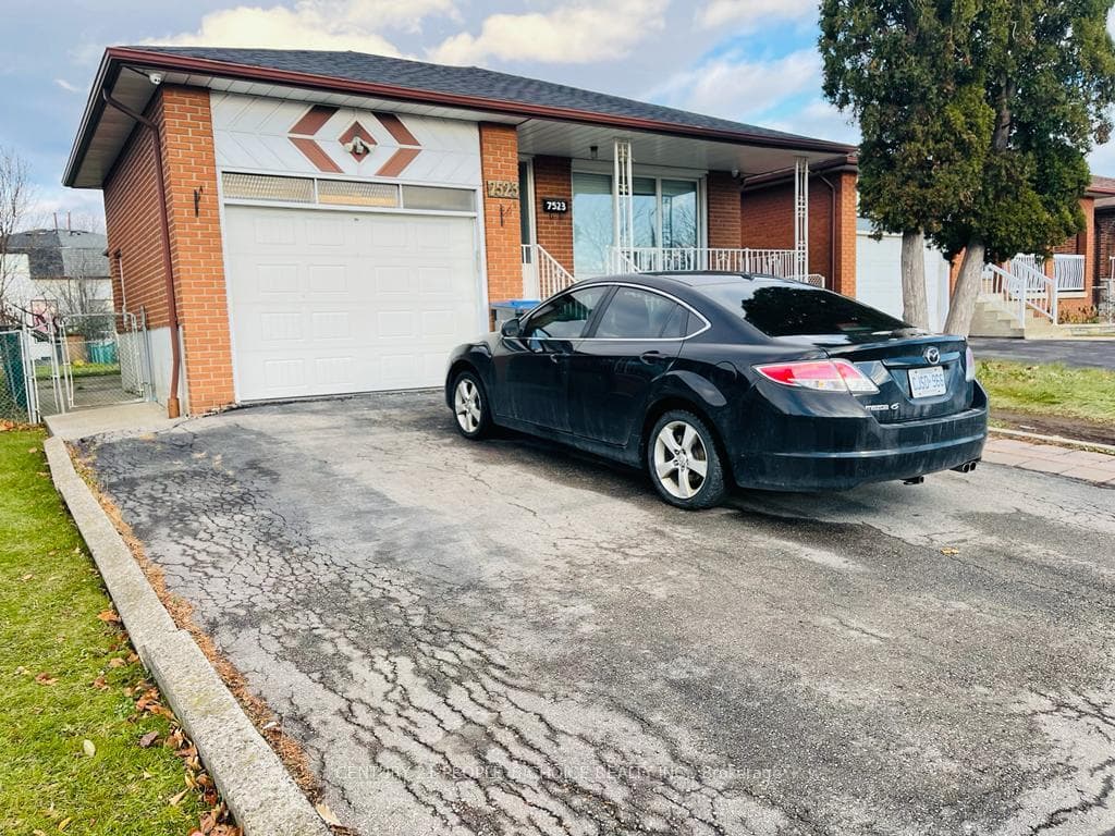 7523 Middlebrook Street Unit Upper, Mississauga, ON L4T 3S1 - Photo 1