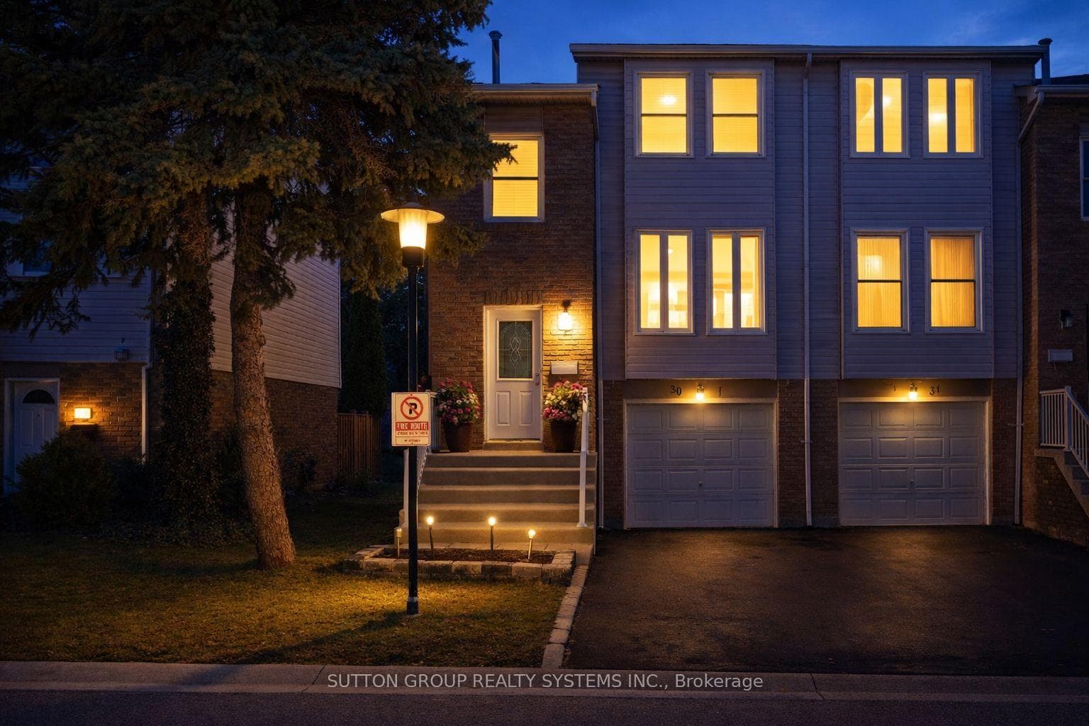 5878 Montevideo Road Unit 30, Mississauga, ON L5N 2V5 - Photo 1