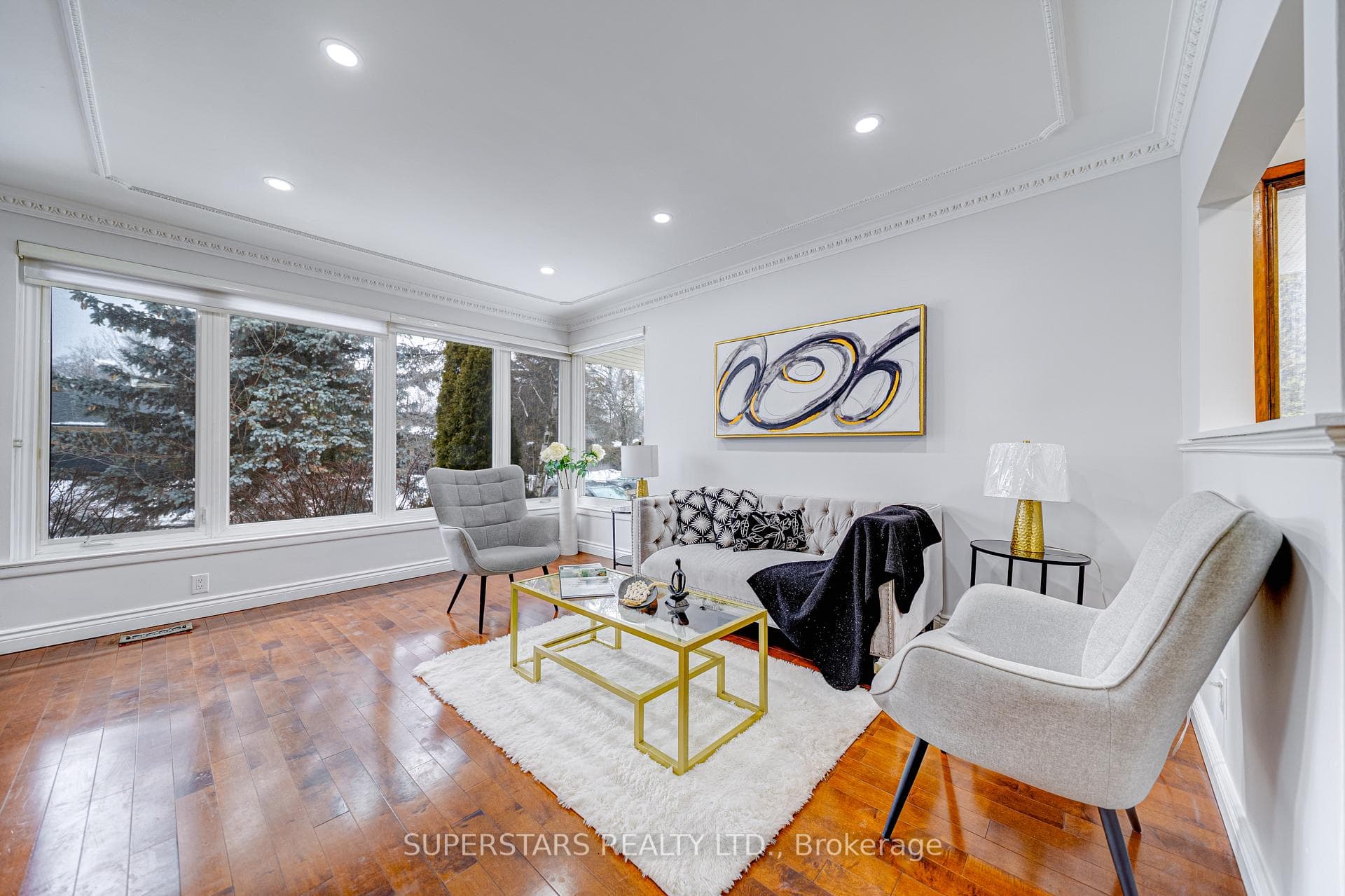 5 Terrington Court, Don Mills / Parkwoods / Victoria Village, ON M3B 2J9 - Photo 1