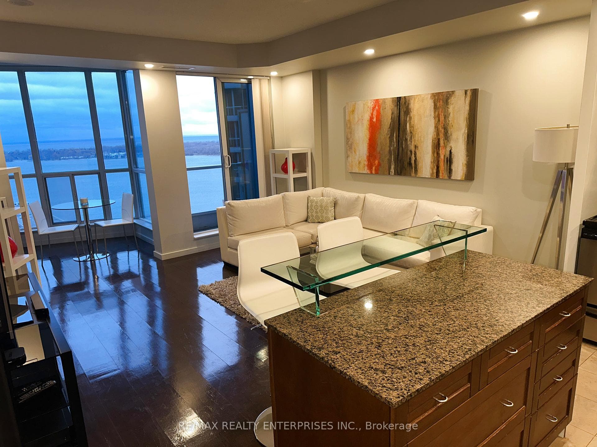 8 York Street Unit 2710, Downtown Toronto / Waterfront, ON M5J 2Y2 - Photo 1