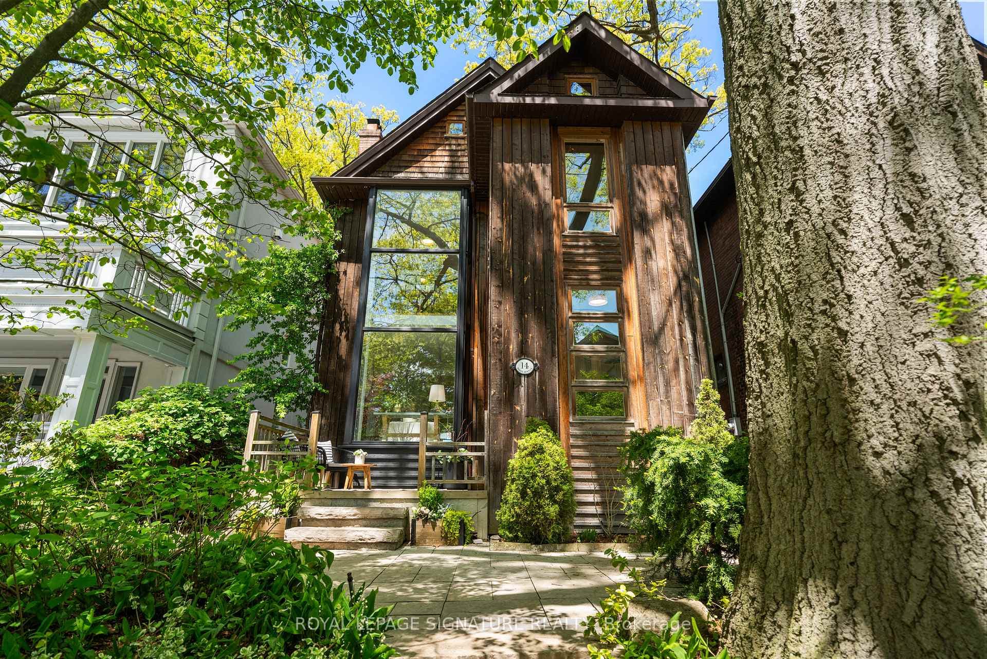 14 Hazel Avenue, The Beaches / Upper Beaches, ON M4E 1C5 - Photo 1