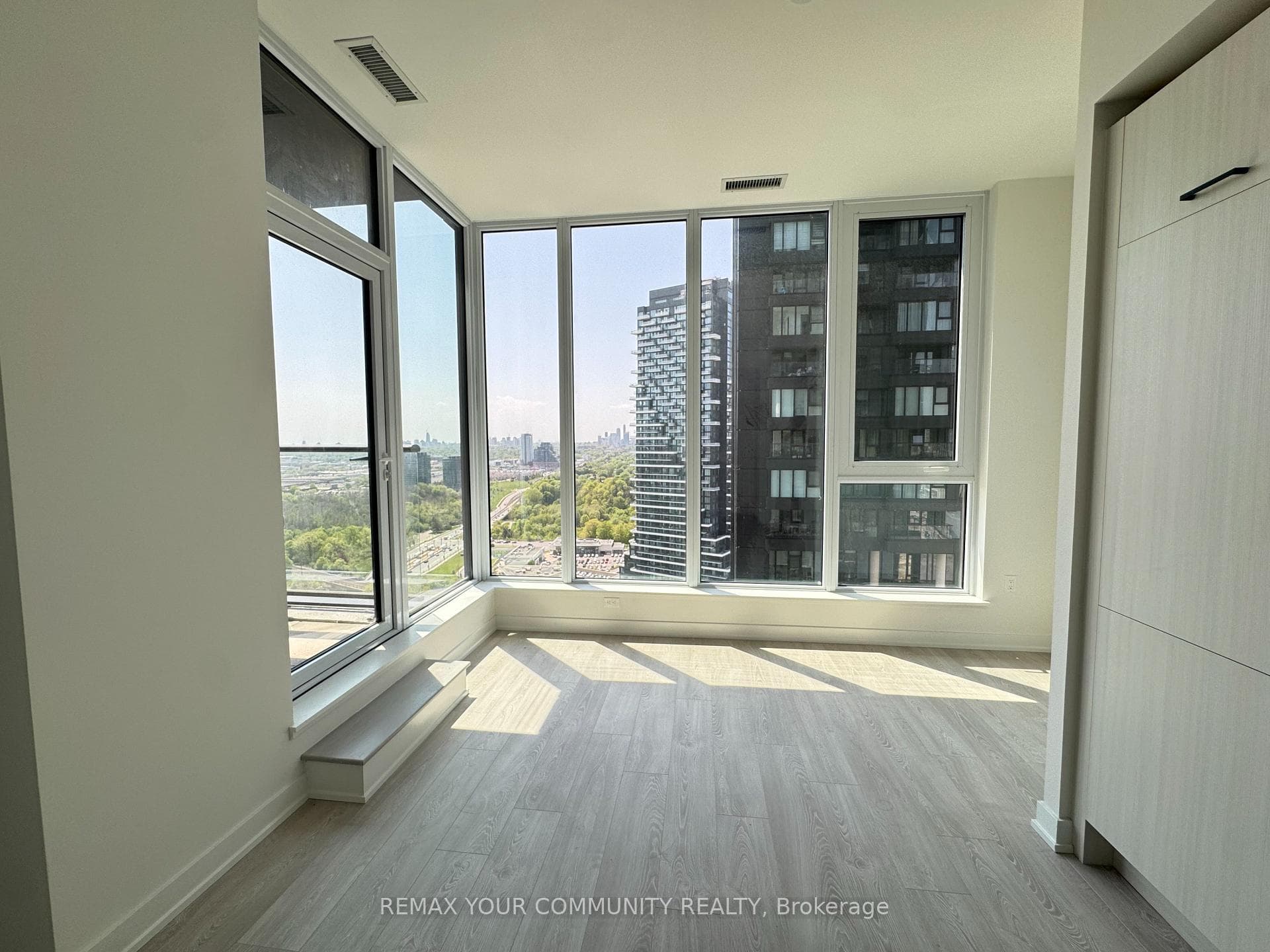 1 Quarrington Lane Unit 2704, Don Mills / Parkwoods / Victoria Village, ON M3C 0S4 - Photo 1