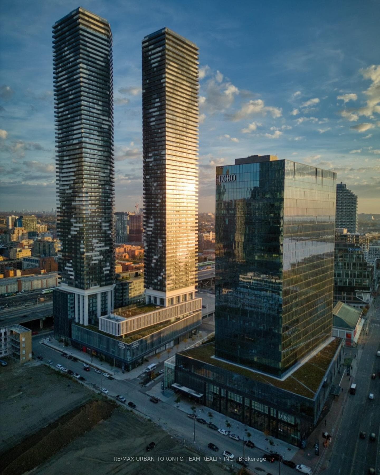 55 Cooper Street Unit 4601, Regent Park / Cabbagetown / St. James Town, ON M5E 0G1 - Photo 1