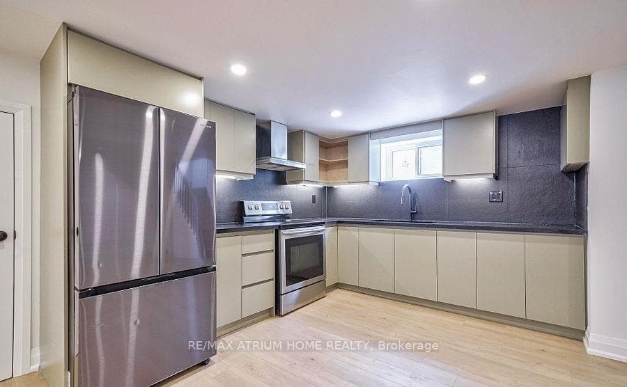 567 Atwater Avenue Unit Bsmt, Mississauga, ON L5G 2A7 - Photo 1