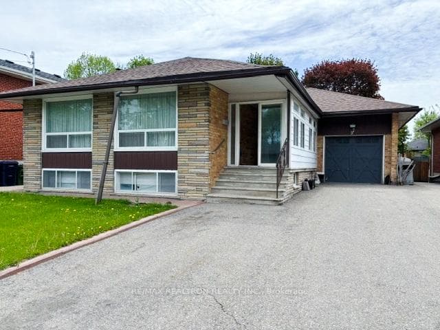 97 Overbrook Place, North York (Bathurst Manor / Clanton Park), ON M3H 4P5 - Photo 1