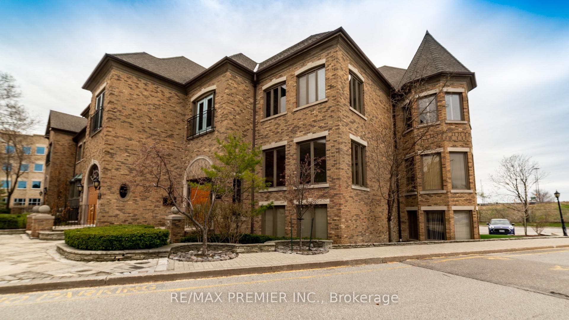 28 Village Centre Place Unit 28-204, Mississauga, ON L4Z 1V9 - Photo 1