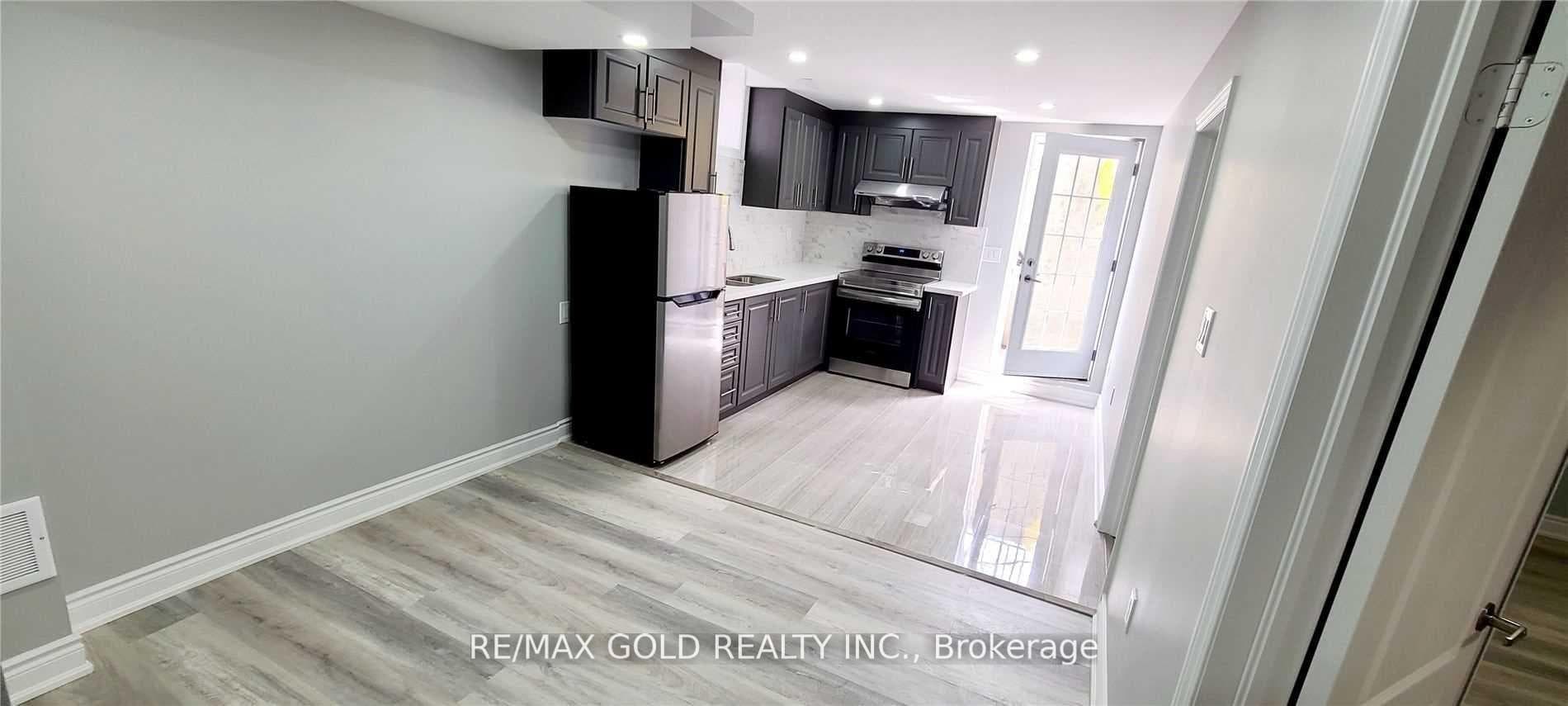 29 Sunny Glen Crescent Unit Bsmt, Brampton, ON L7A 2C6 - Photo 1