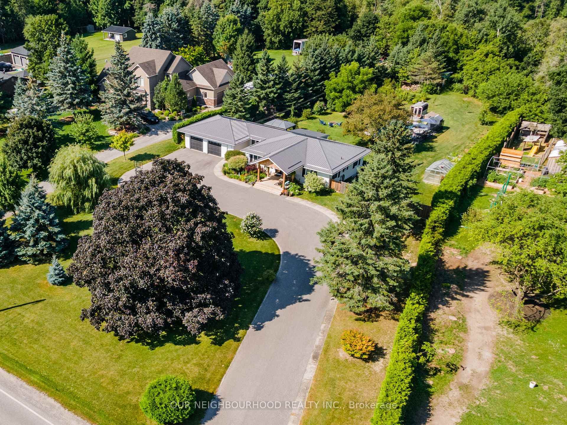 Sprawling lot, just under 1 Acre (on natural gas)