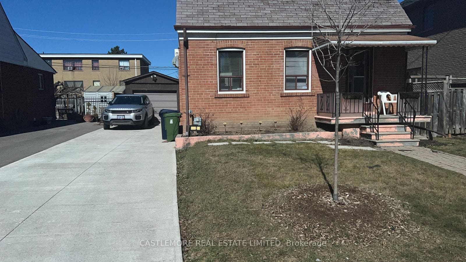 12 Winston Park Boulevard, Downsview / Black Creek, ON M3K 1B9 - Photo 1