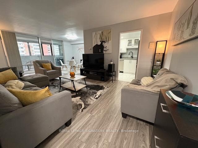 5 Massey Square Unit 1701, Danforth / East York, ON M4C 5L6 - Photo 1