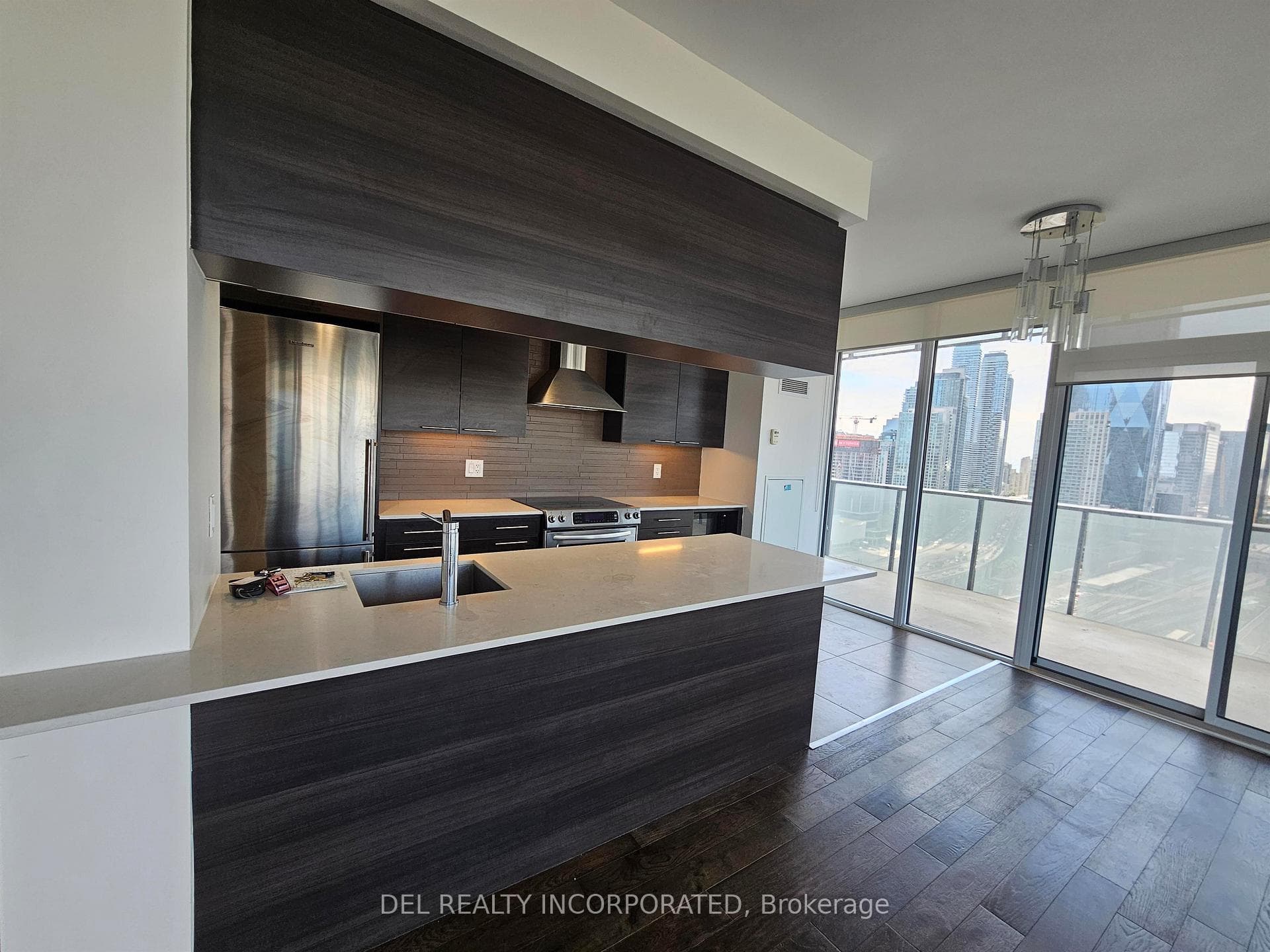 1 Market Street Unit 2403, Toronto C08
