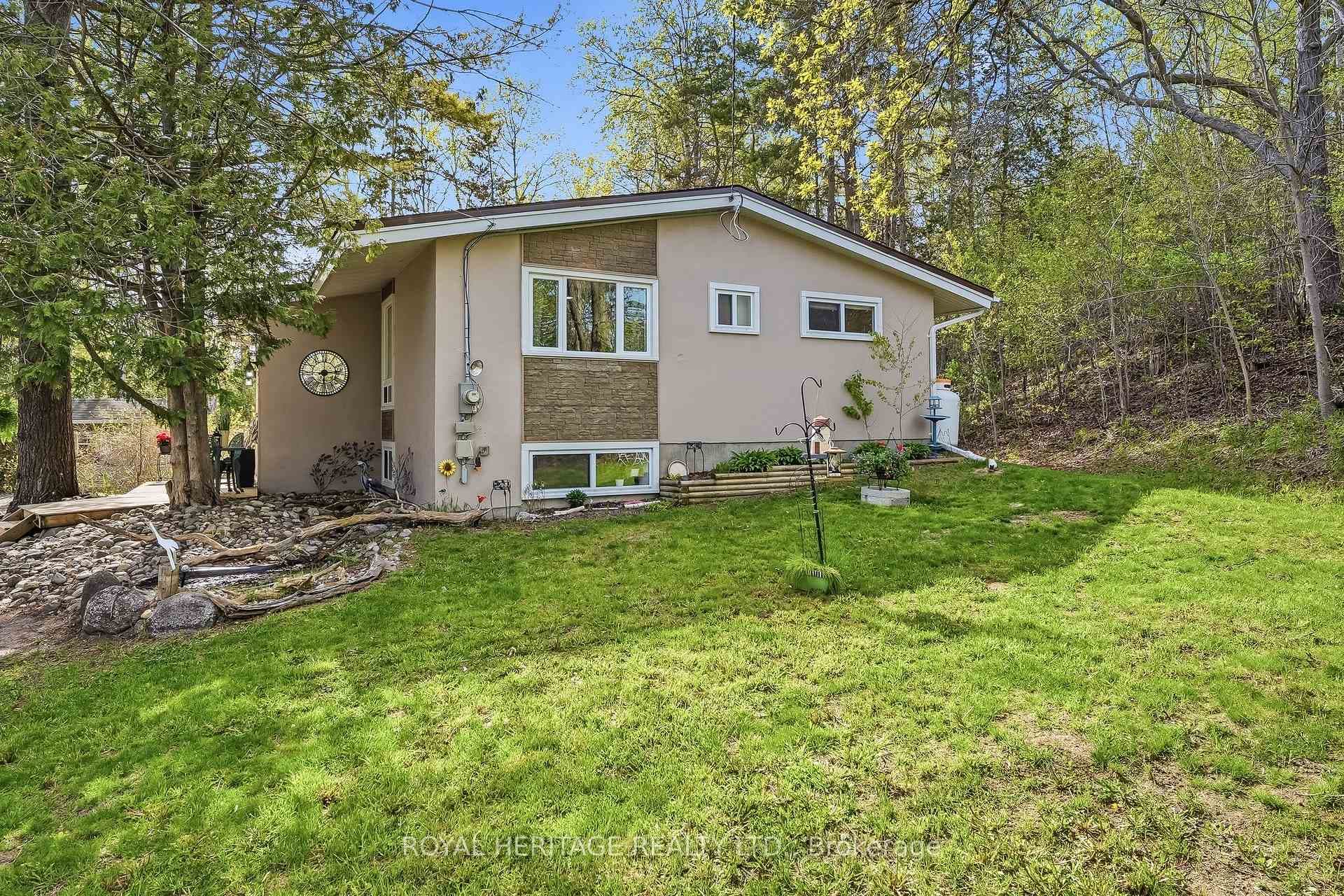 30 Stockdale Road, Quinte West, ON K8V 5P6 - Photo 1