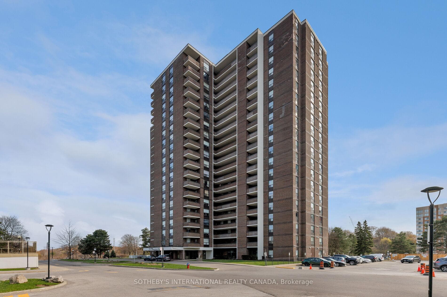 1515 Lakeshore Road Unit 1103, Mississauga, ON L5E 3E3 - Photo 1