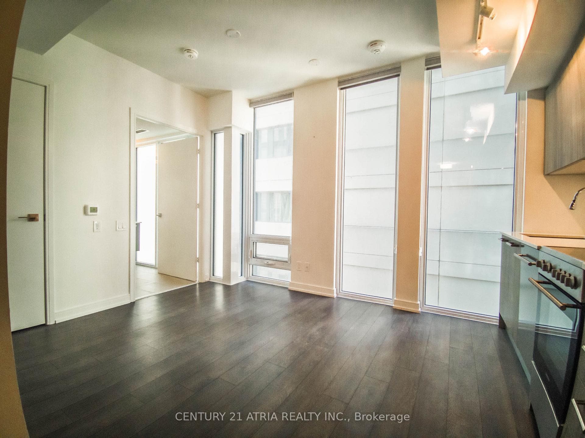 28 Wellesley Street Unit 1810, Toronto C08