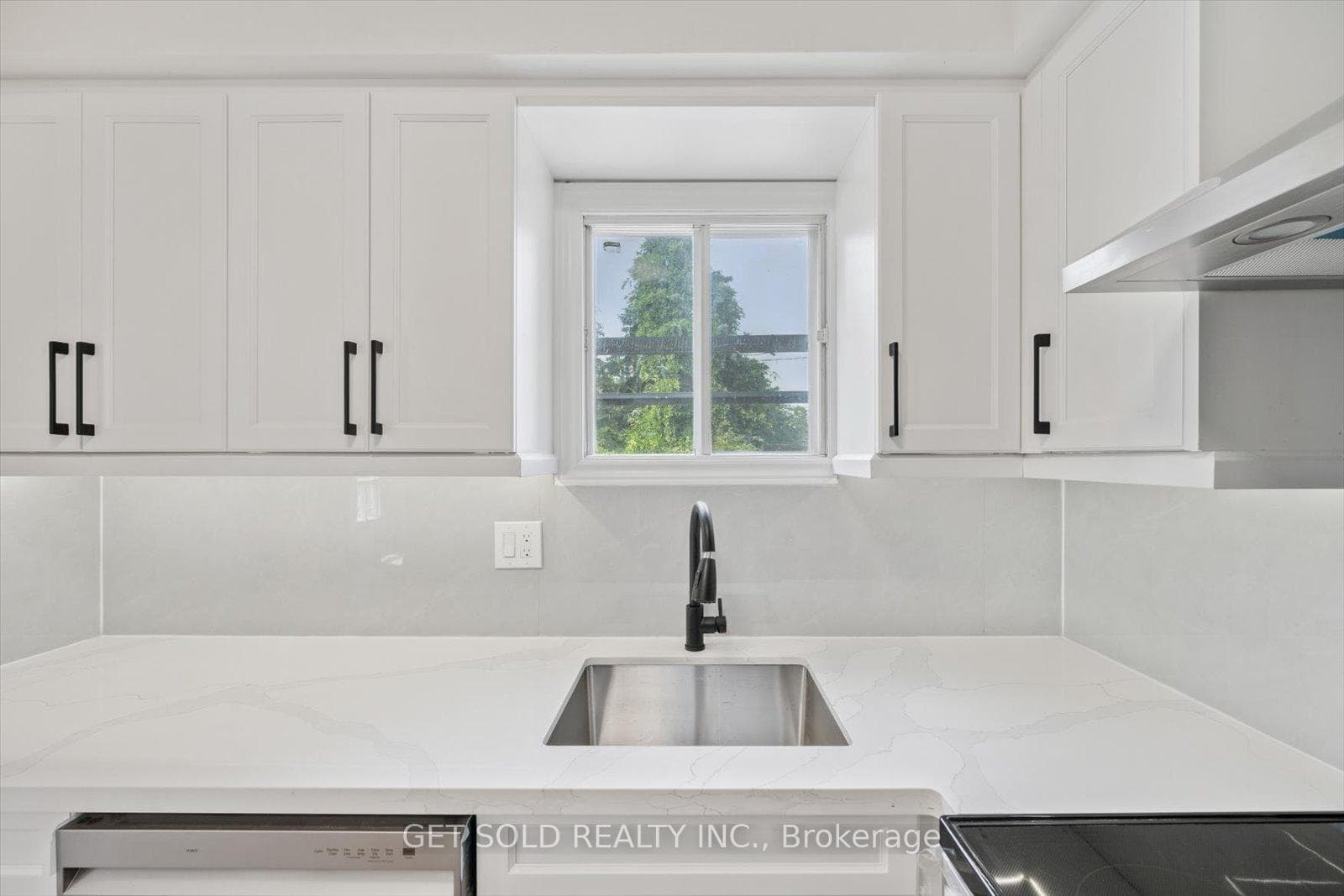 232 Kozlov Street, Barrie, ON L4N 7H6 - Photo 1