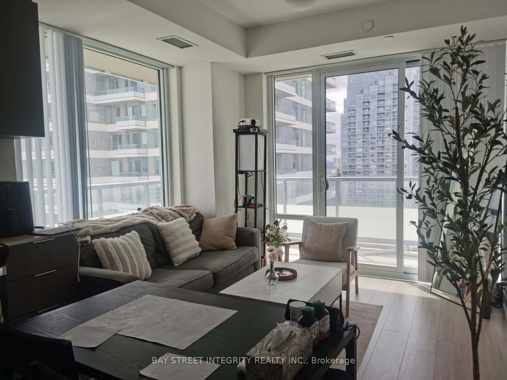 50 Dunfield Avenue Unit 2513, Leaside / Davisville, ON M4S 0E4 - Photo 1