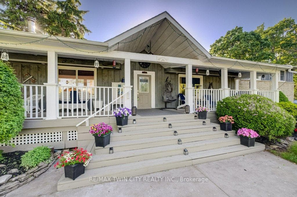Welcoming front entrance to the home