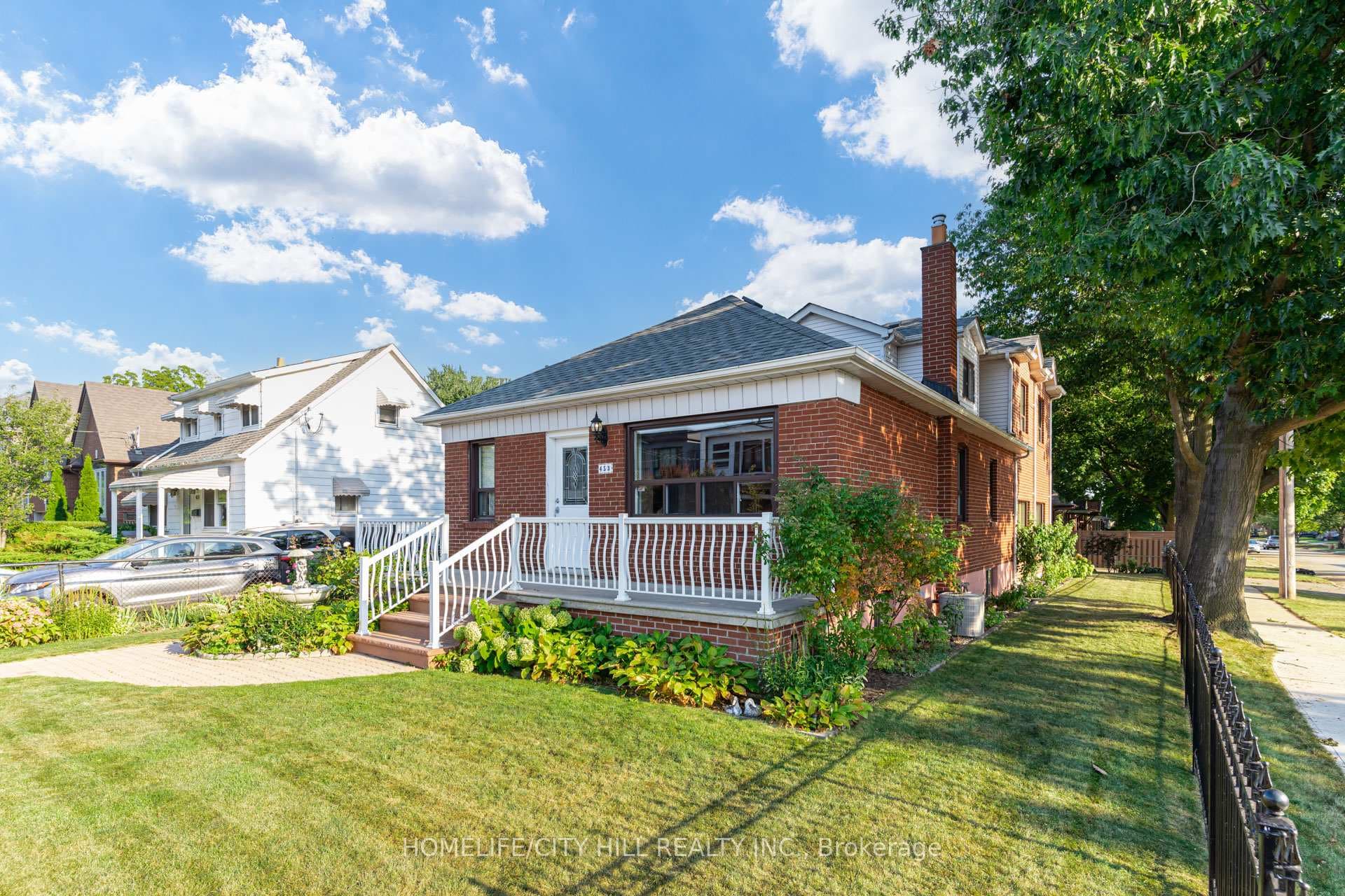 453 Valermo Drive, Liberty Village / Parkdale / South Parkdale, ON M8W 2M3 - Photo 1