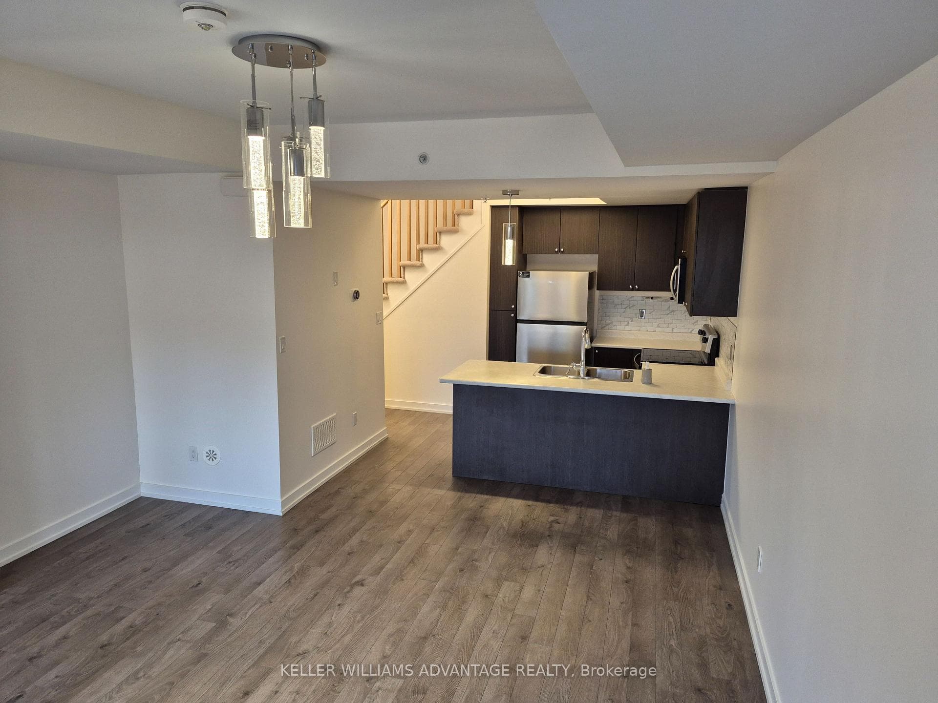 Kitchen & Living