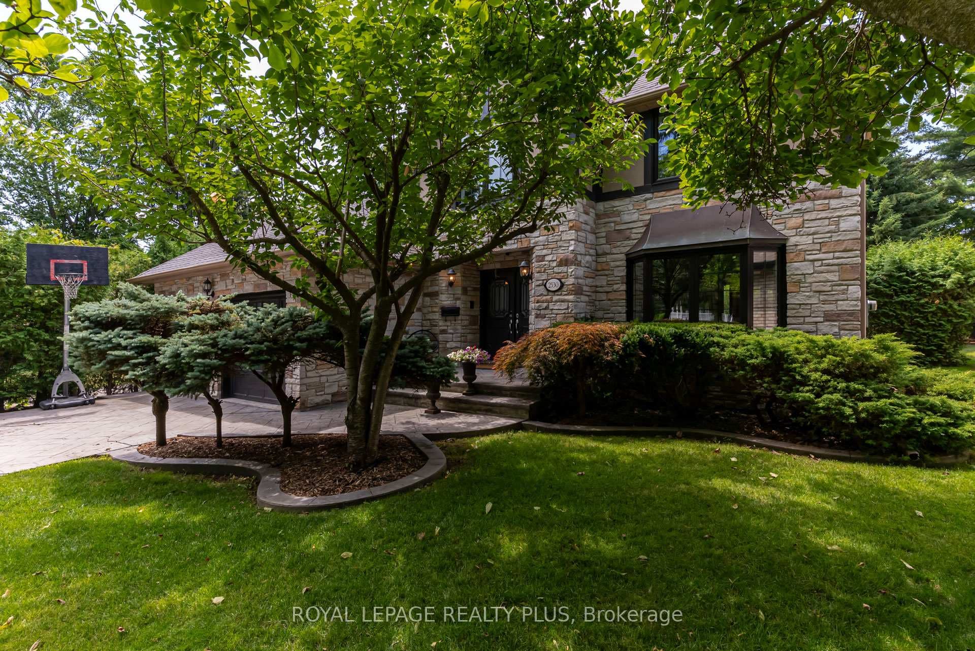 2530 Jarvis Street, Mississauga, ON L5C 2P6 - Photo 1