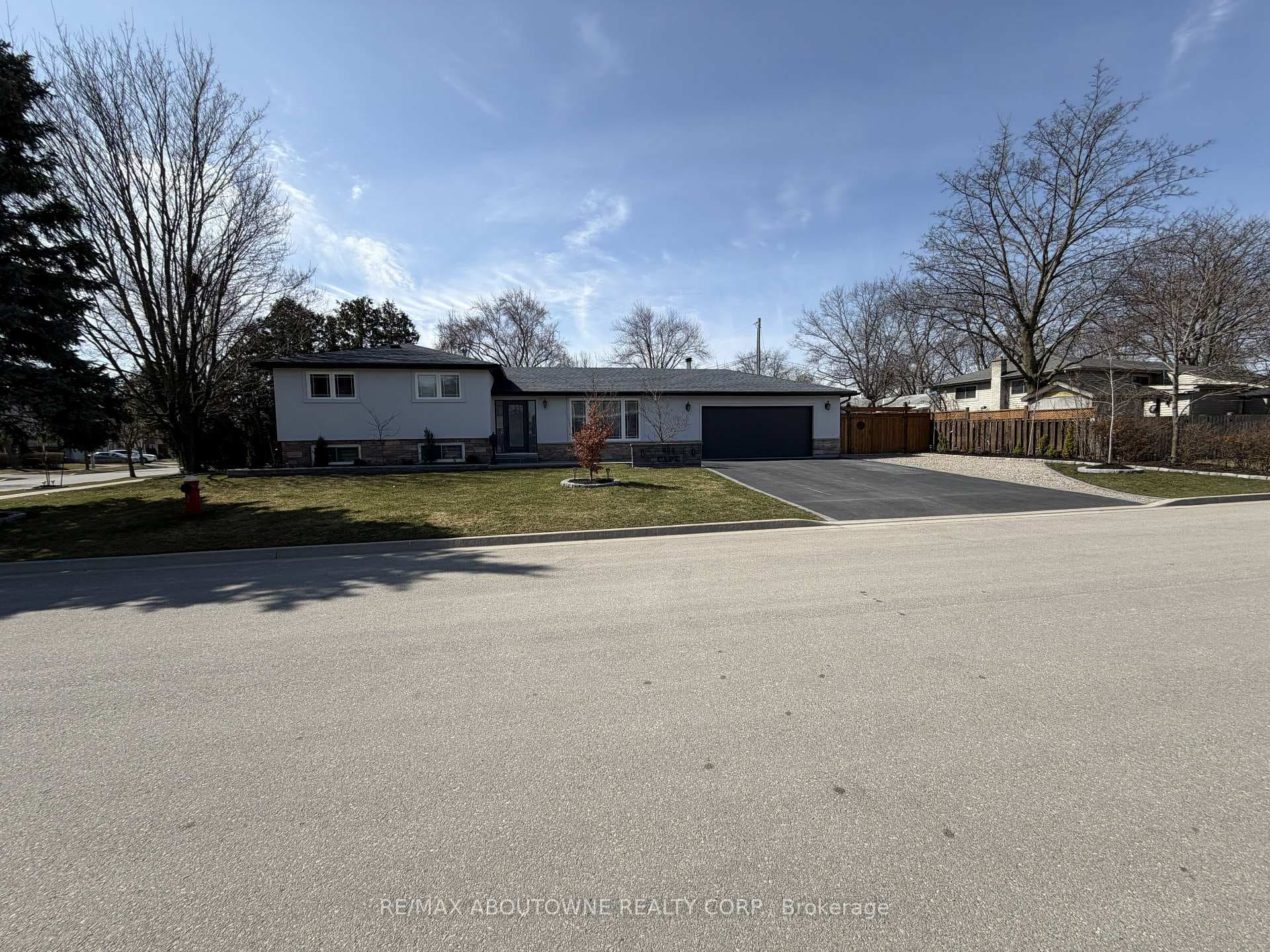 626 Cape Avenue, Burlington, ON L7L 4M6 - Photo 1