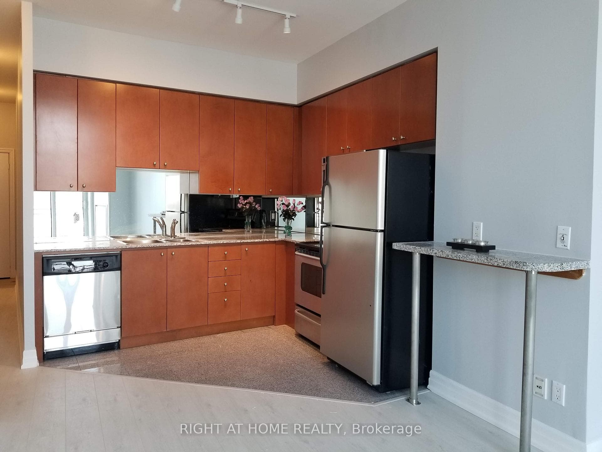 8 Scollard Street Unit PH207, Annex / Yorkville / Summerhill, ON M5R 1M2 - Photo 1