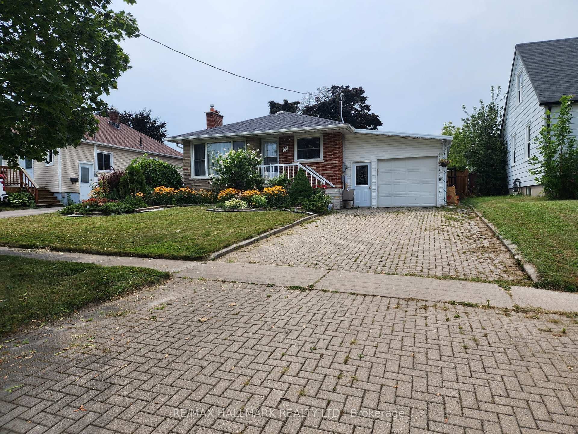 390 Gibbons Street Unit Main, Oshawa, ON L1J 4Z2 - Photo 1