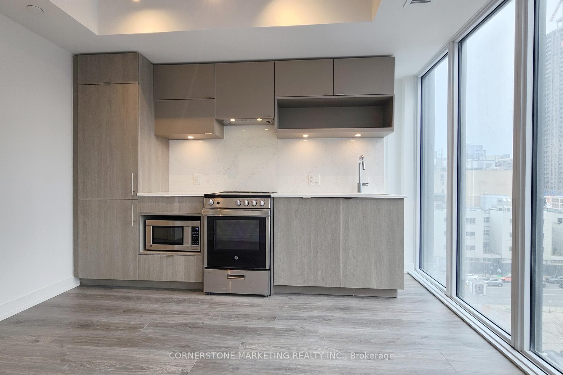 100 Queen Street Unit 808, Toronto C08