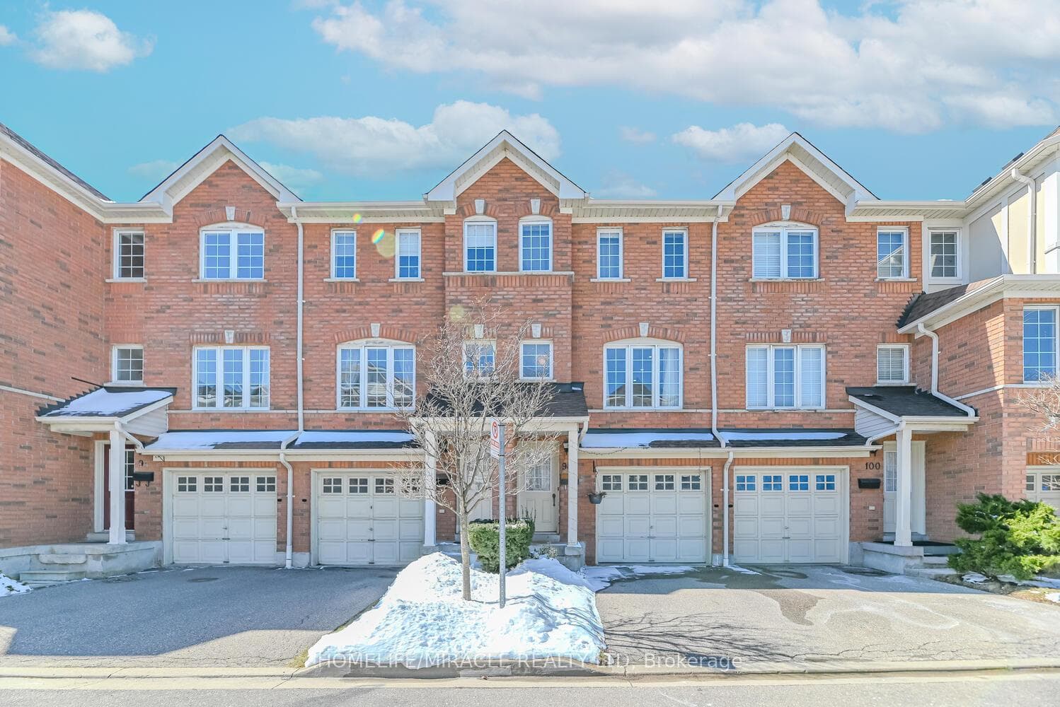 1128 Dundas Street Unit 98, Mississauga, ON L5C 1E1 - Photo 1