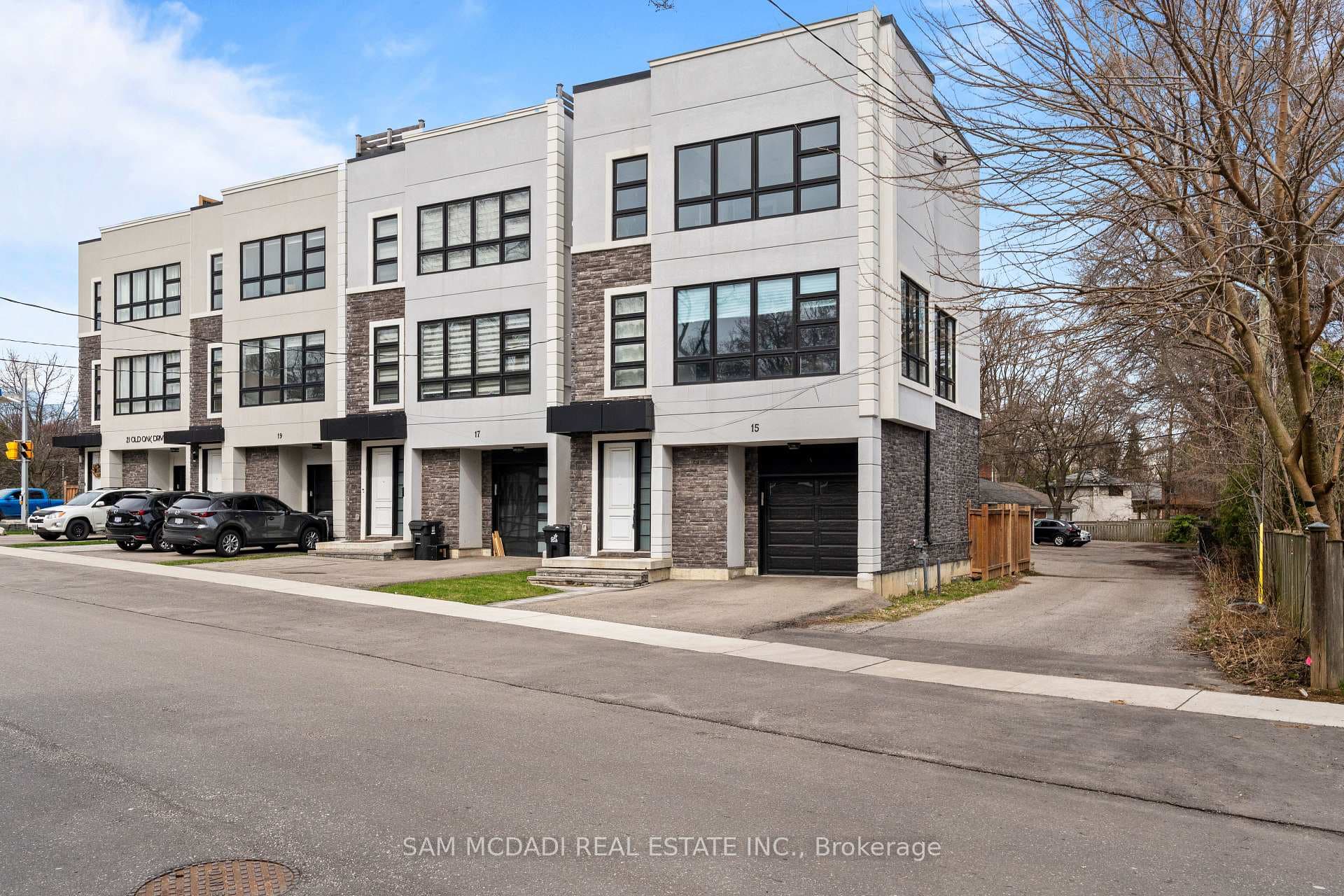 15 Old Oak Drive, Etobicoke (Islington / Rexdale), ON M9A 1A3 - Photo 1