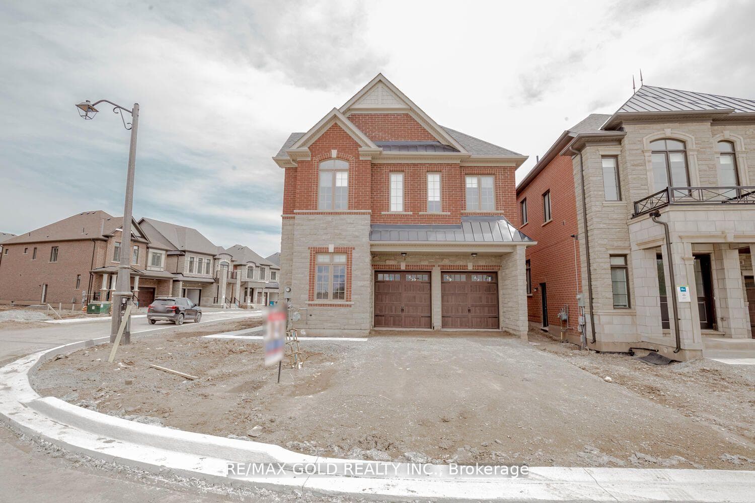 71 William Crawley Way, Oakville