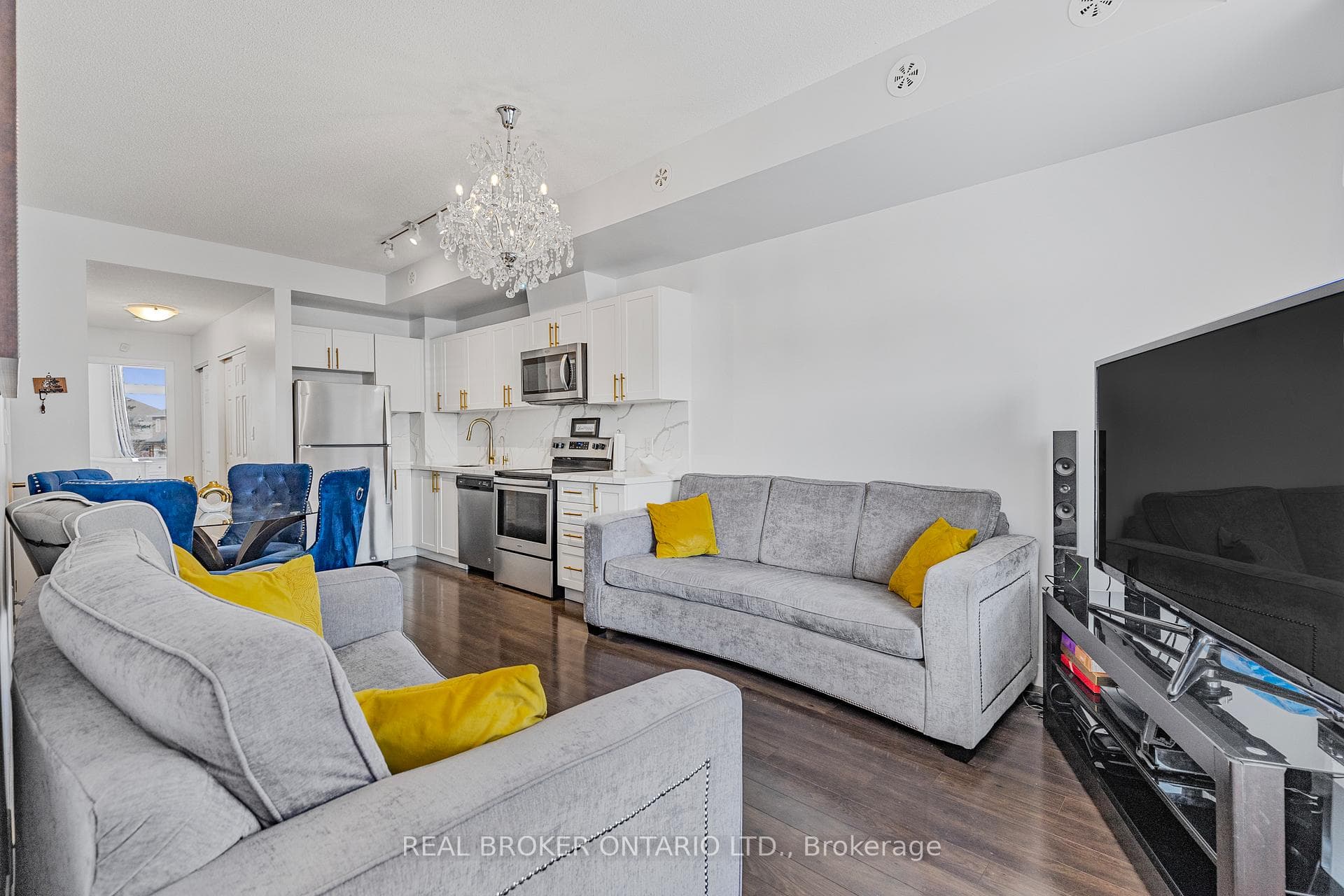 630 Rogers Road Unit 21, Keelesdale / Eglinton West, ON M6M 0B4 - Photo 1