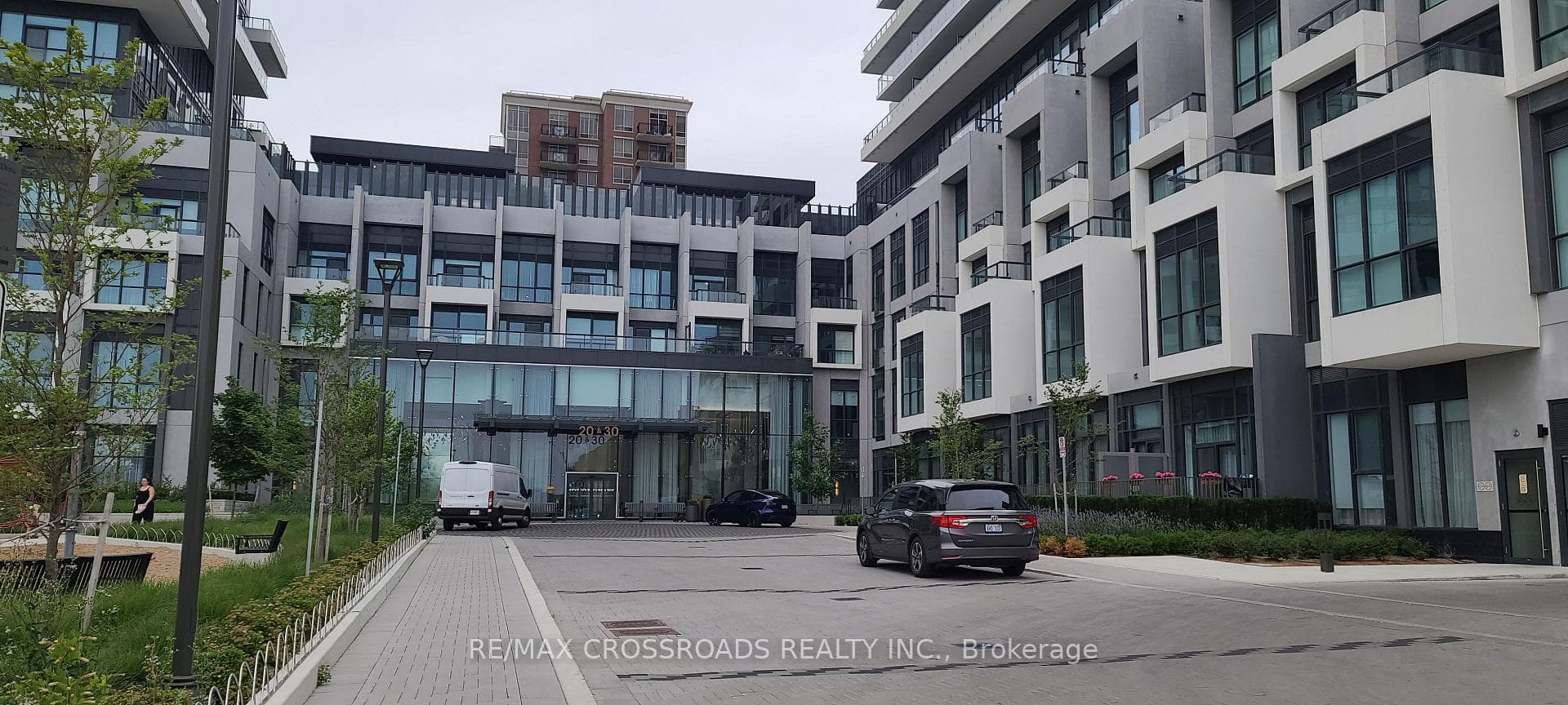 30 Inn On the Park Drive Unit 3401, Don Mills / Parkwoods / Victoria Village, ON M3C 0P7 - Photo 1