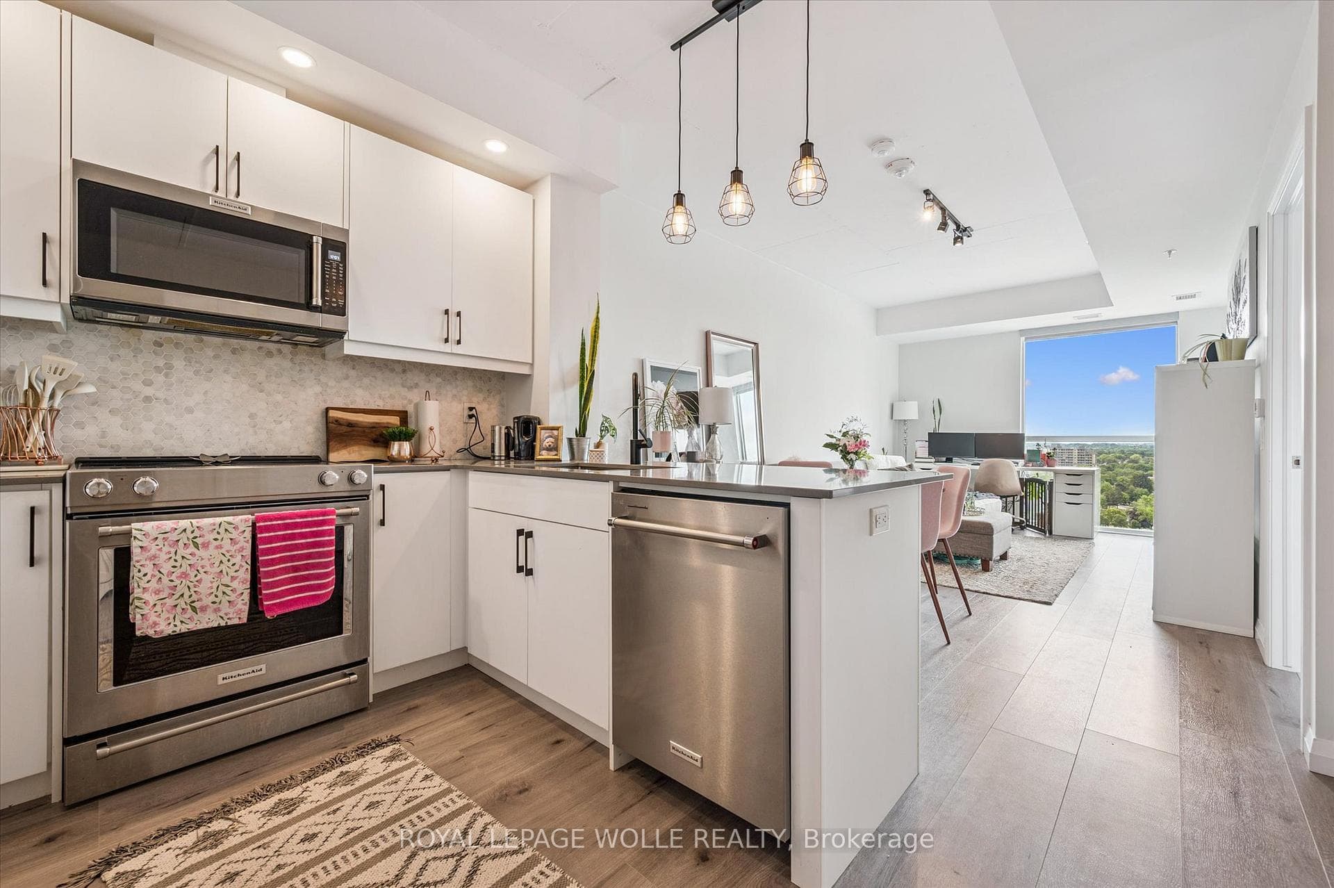 60 Charles Street Unit 1407, Kitchener