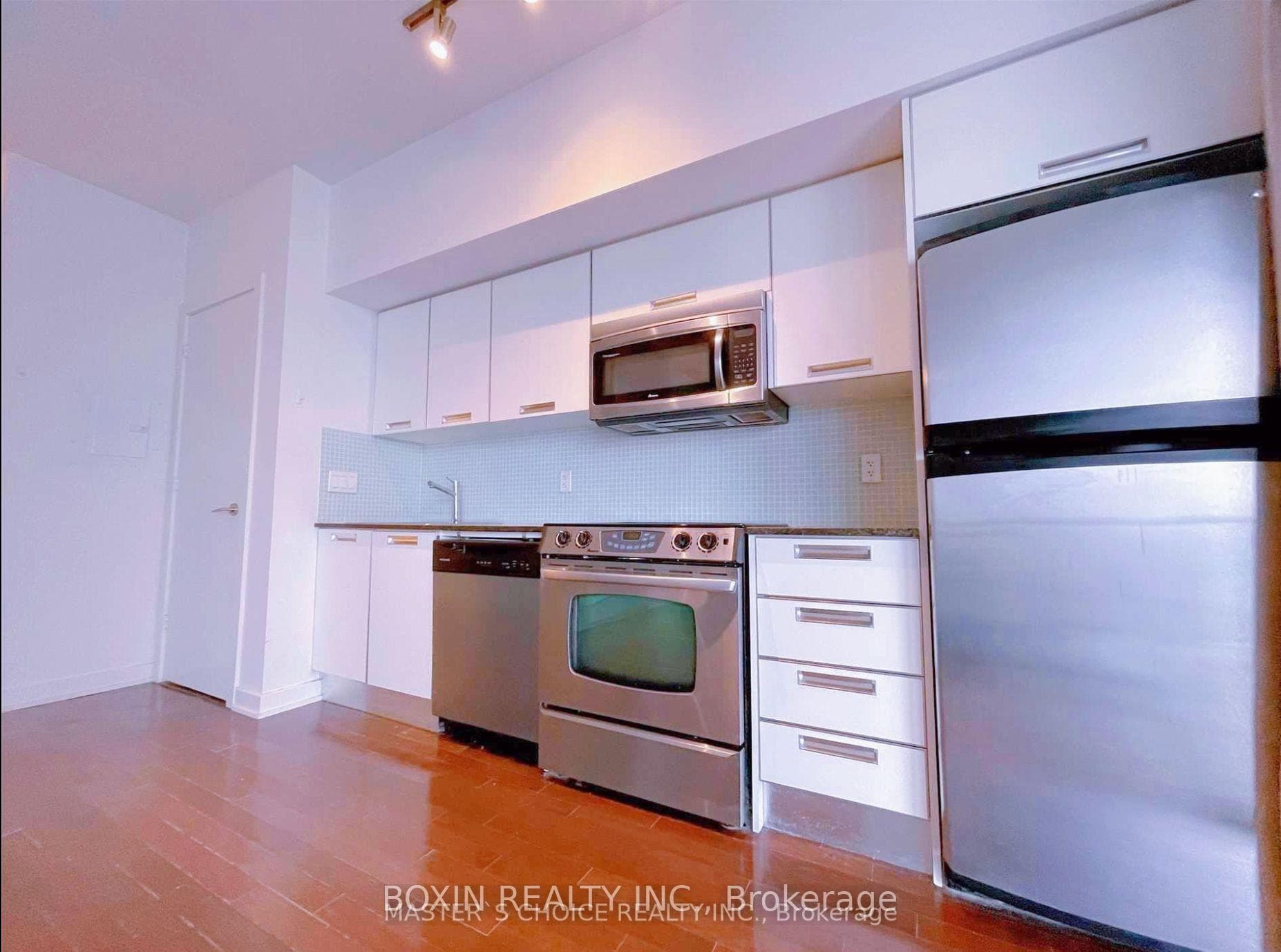 33 Charles Street Unit 2312, Regent Park / Cabbagetown / St. James Town, ON M4Y 1R9 - Photo 1