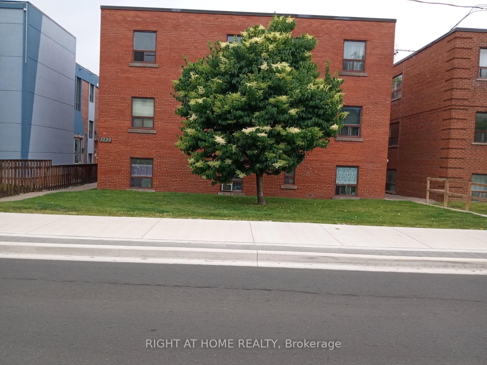1020 O'Connor Drive, Danforth / East York, ON M4B 2T3 - Photo 1