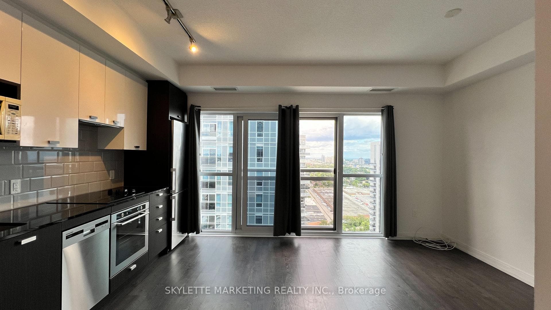 275 Village Green Square Unit 3017, Agincourt / Milliken, ON M1S 0L8 - Photo 1
