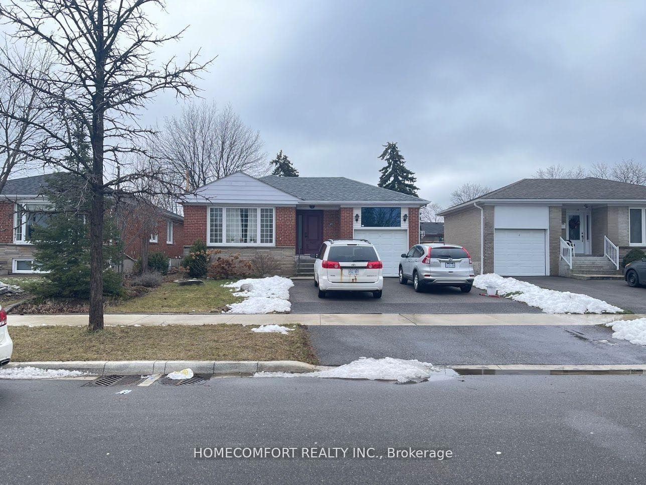 27 Dittmer Crescent, Etobicoke (West Mall / Rexdale), ON M9W 4P7 - Photo 1