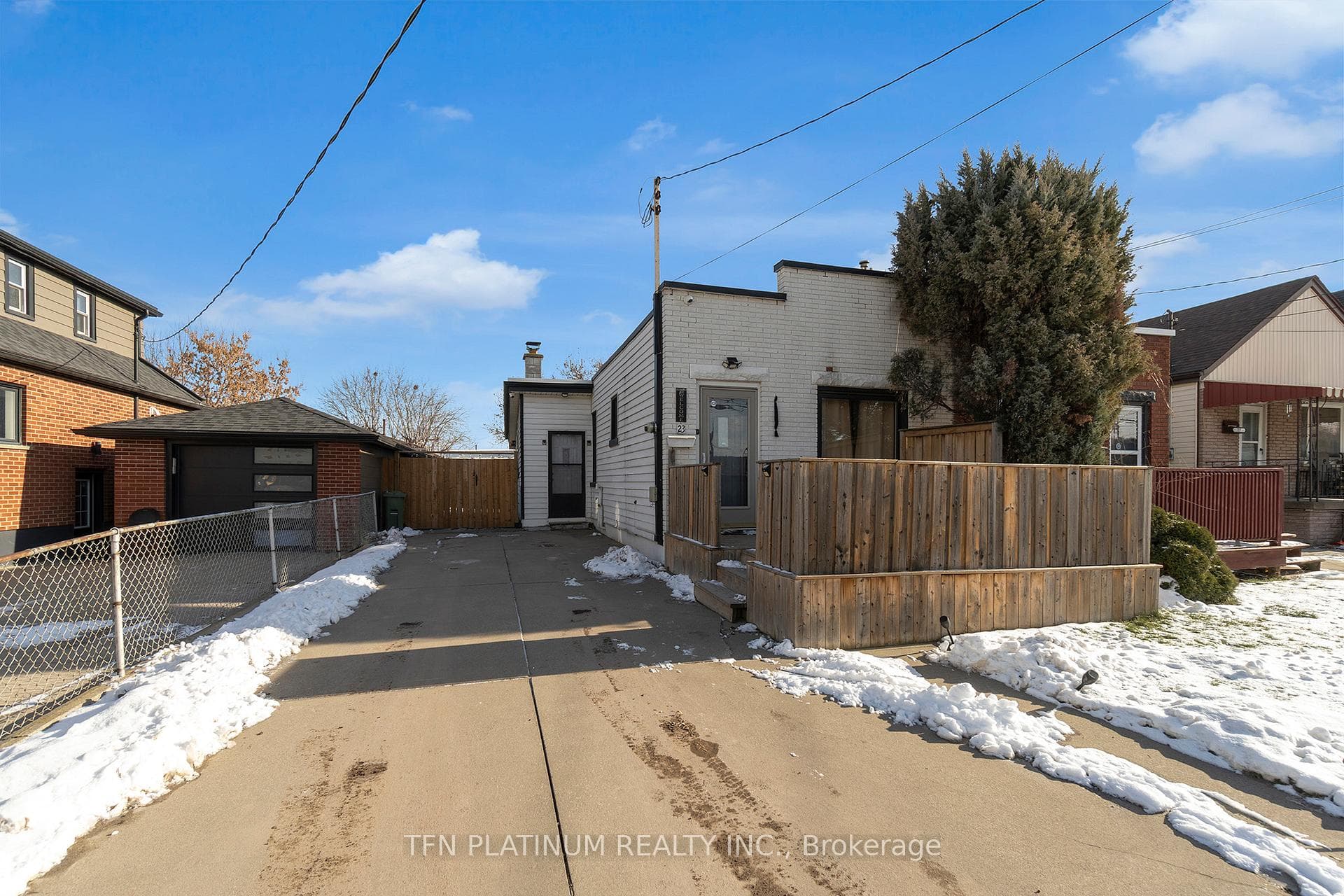 23 Rosewood Road, Hamilton, ON L8H 1A1 - Photo 1
