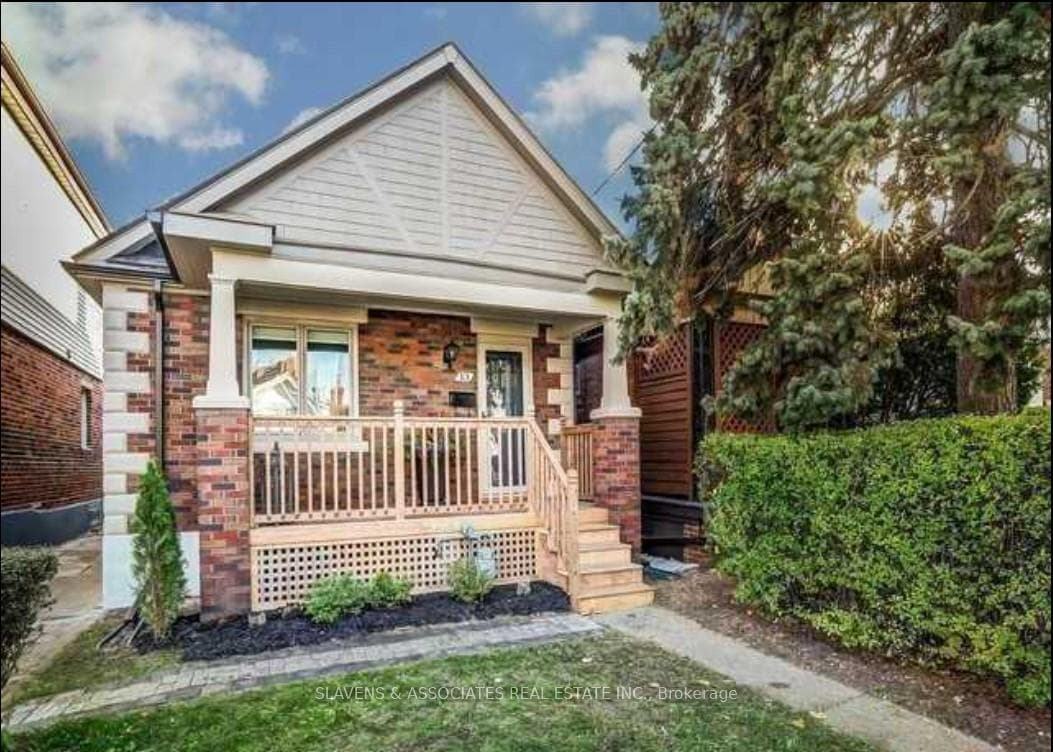 13 Sutherland Avenue, Danforth / East York, ON M4C 1R8 - Photo 1