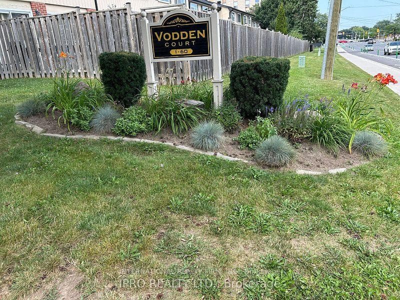 52 Vodden Court, Brampton, ON L6V 2V7 - Photo 1