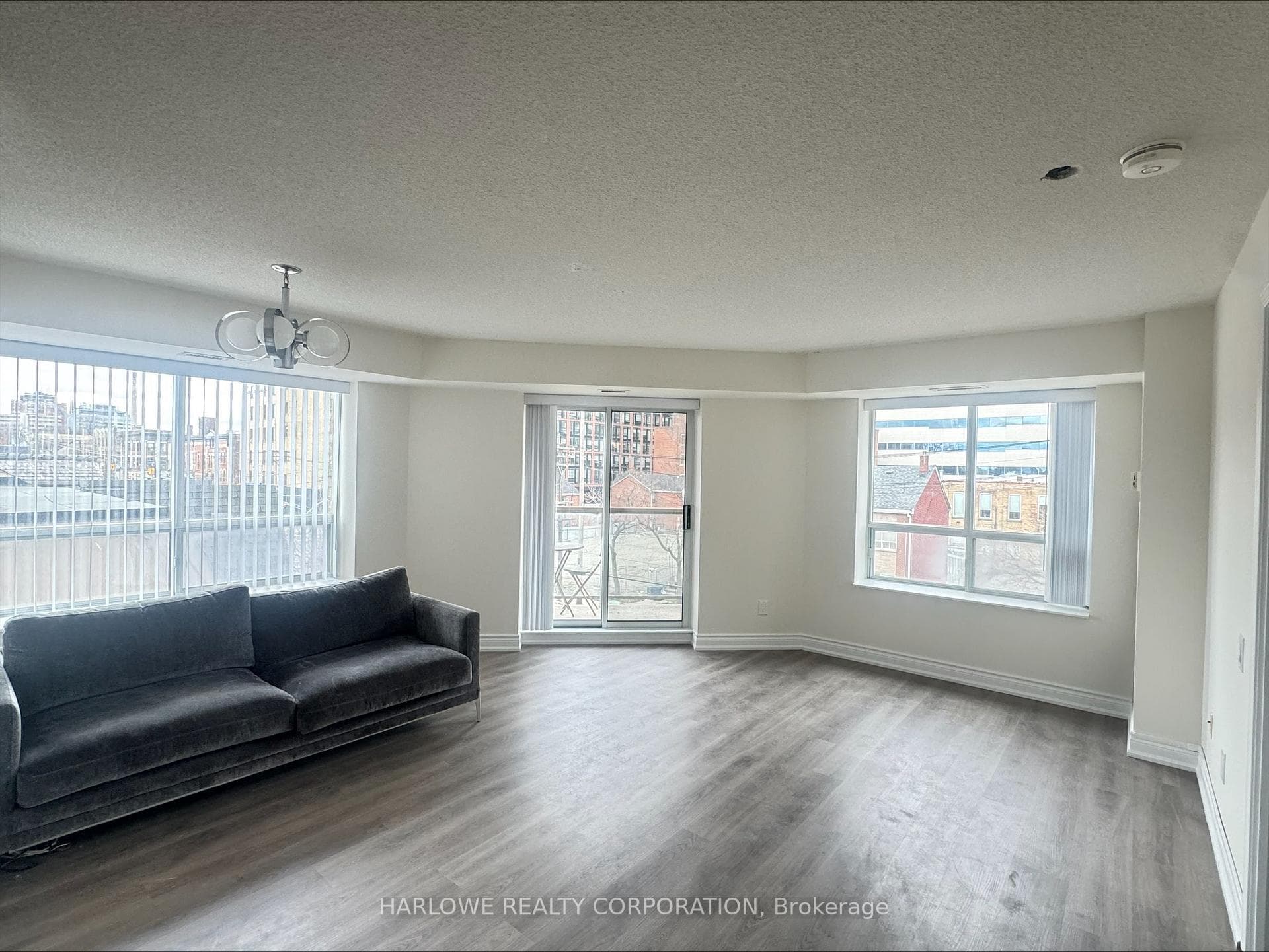 140 Bathurst Street Unit 406, Downtown Toronto / Waterfront, ON M5V 3N8 - Photo 1