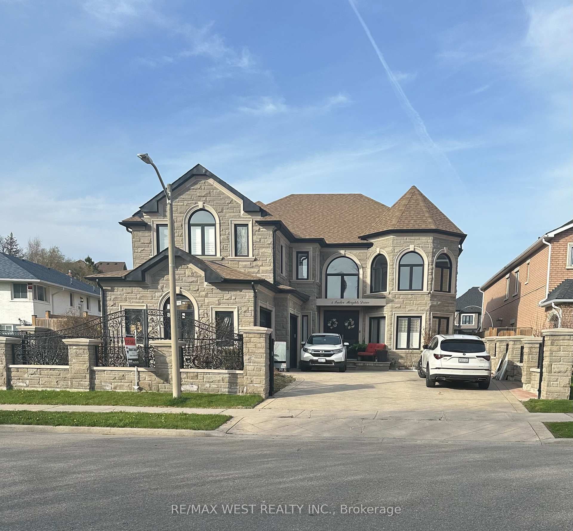 4 Inder heights Drive, Brampton, ON L6Z 3M4 - Photo 1