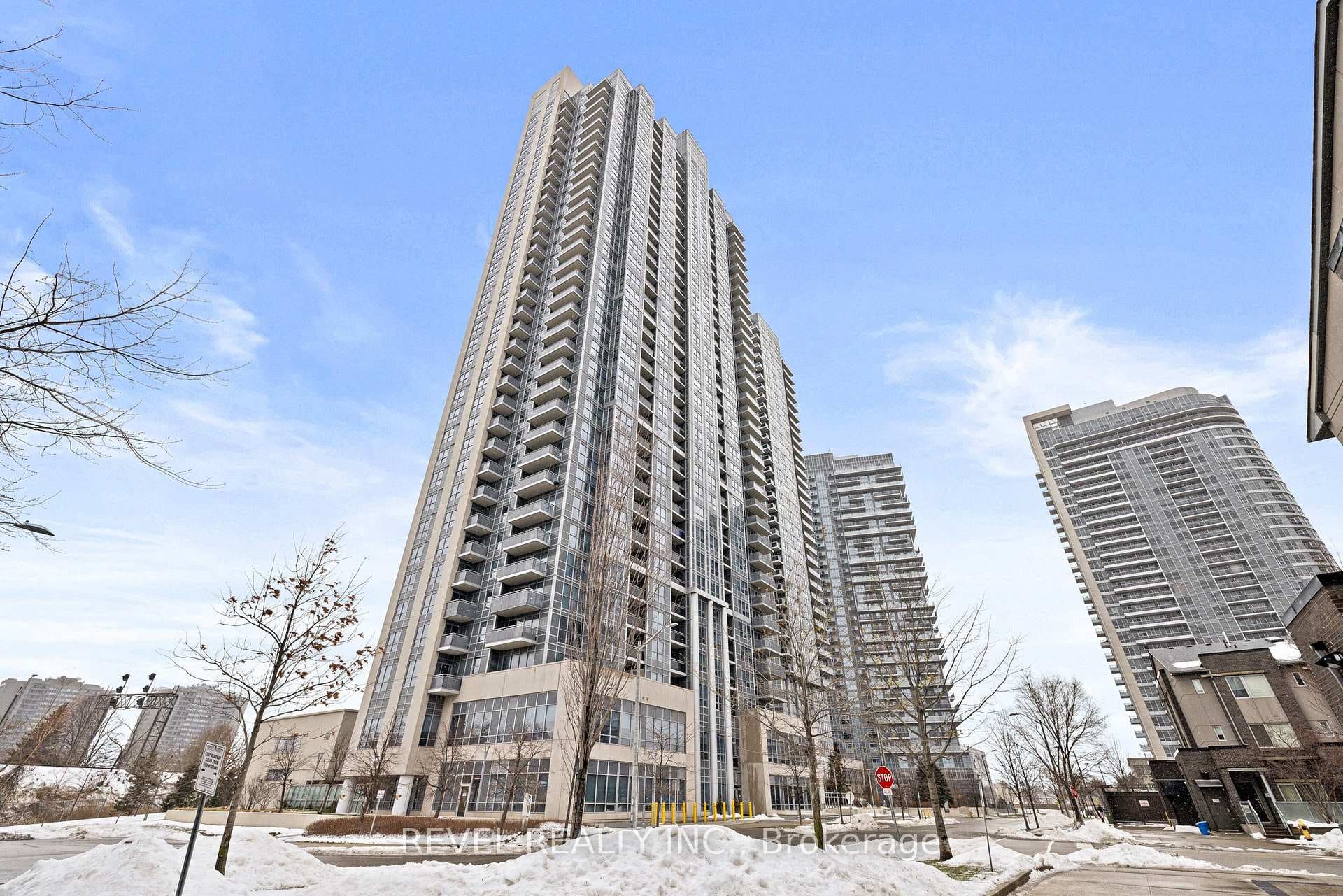 275 VILLAGE GREEN Square Unit 619, Agincourt / Milliken, ON M1S 0L8 - Photo 1