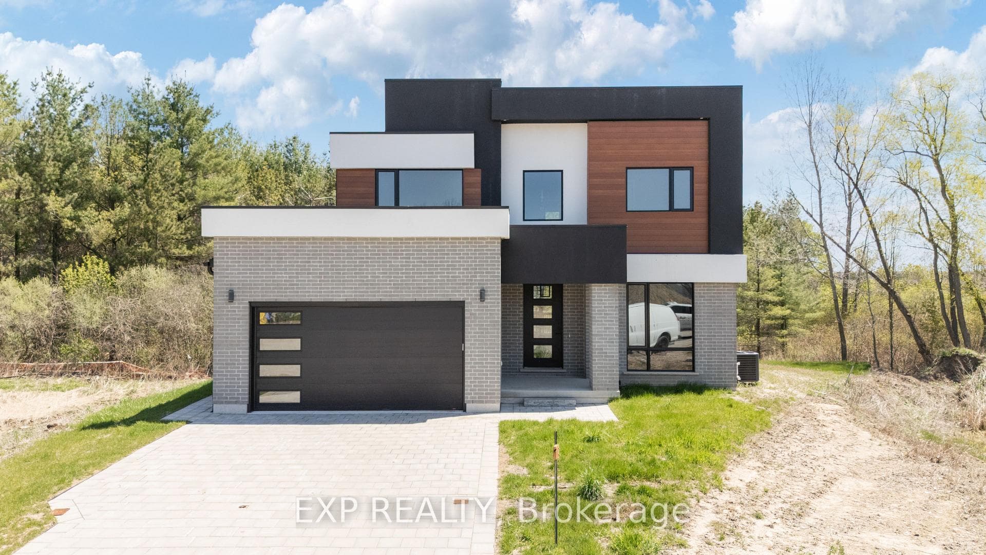 204 Merritt Court, North Middlesex, ON N0M 2K0 - Photo 1
