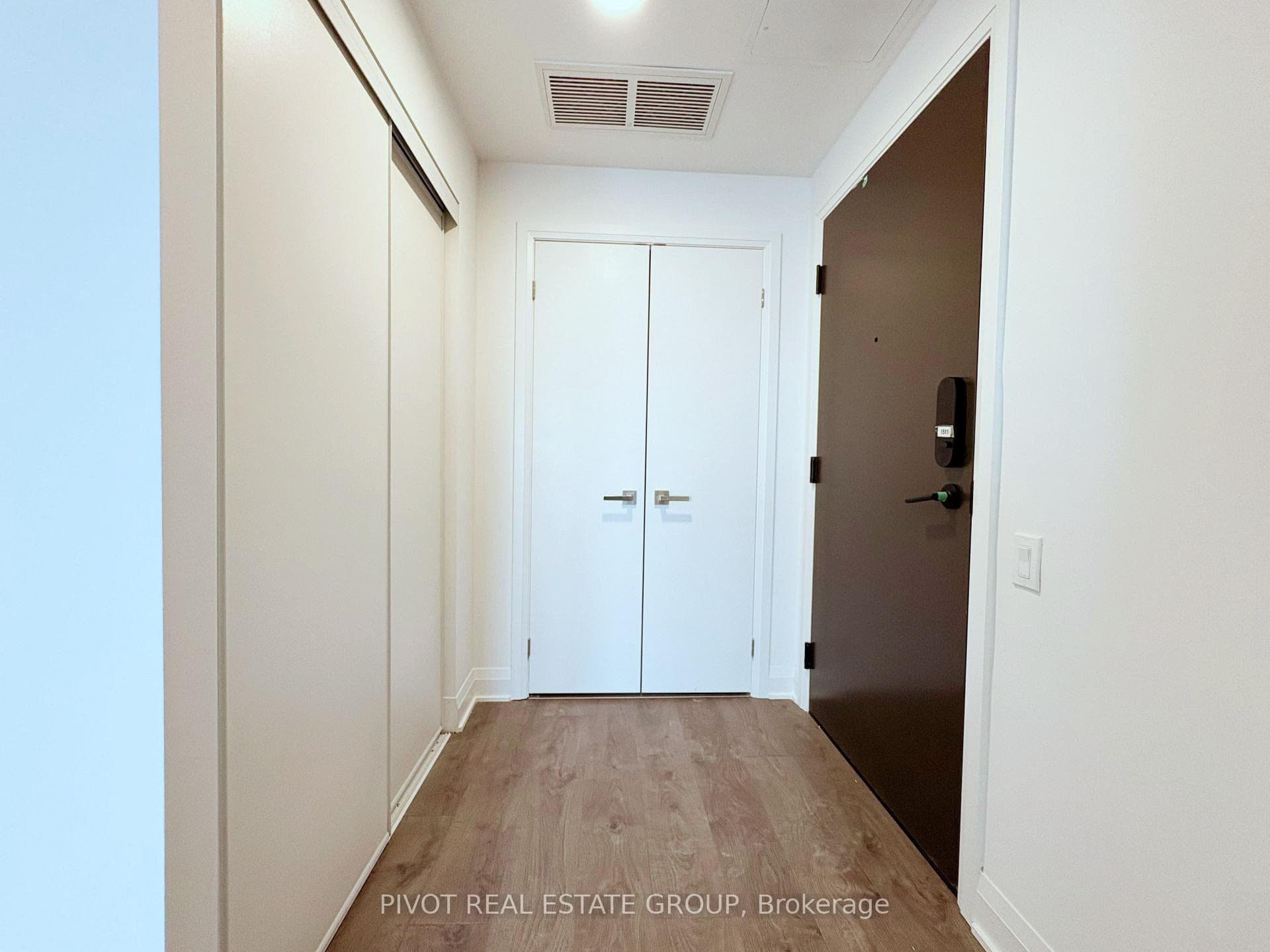 2 Erskine Road Unit 1511, Mississauga, ON L5B 0S1 - Photo 1