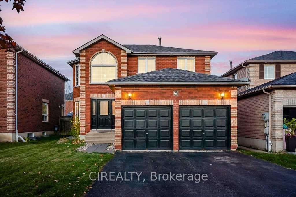 7 Crompton Drive, Barrie