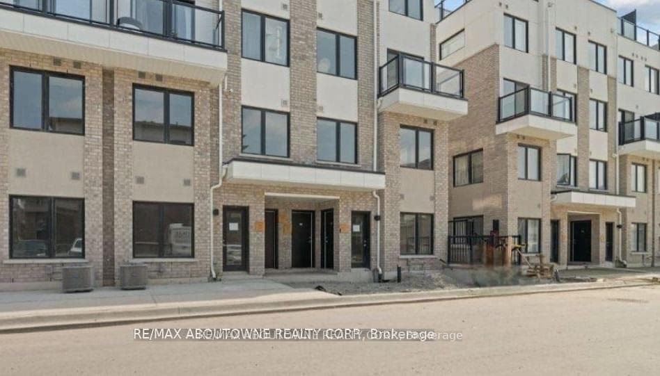 1695 Dersan Street Unit 220, Pickering, ON L1V 2P8 - Photo 1