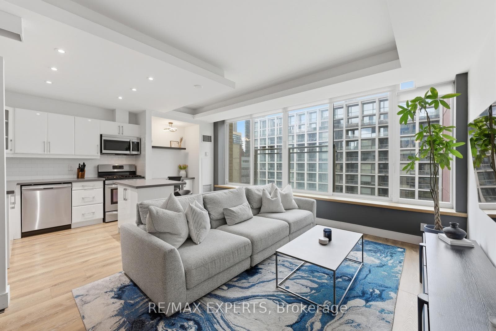 50 Camden Street Unit 707, Downtown Toronto / Waterfront, ON M5V 3N1 - Photo 1